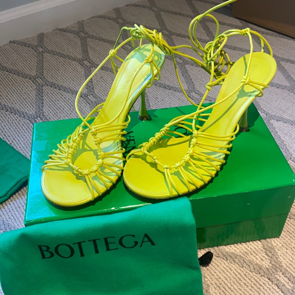 Bottega Veneta Dot Ankle Tie Sandals size 37 Color Kiwi.